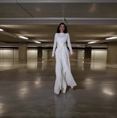 Elegant White Round Neck Pleated Dress