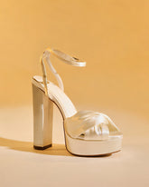 Satu Knot Platform Sandals In White