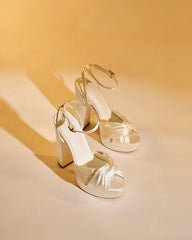 Satu Knot Platform Sandals In White