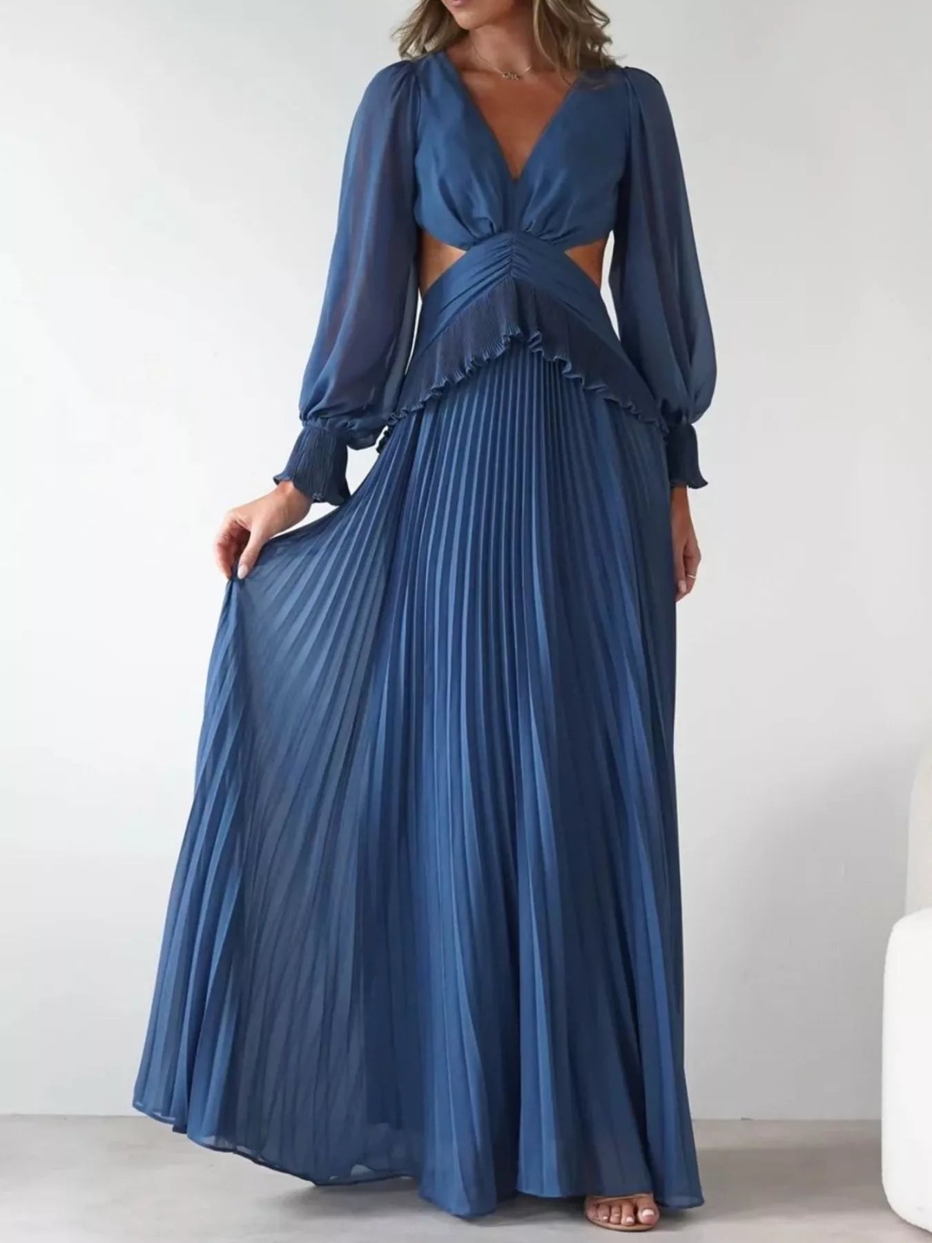 Backless Pleated Long Sleeve Maxi Dress