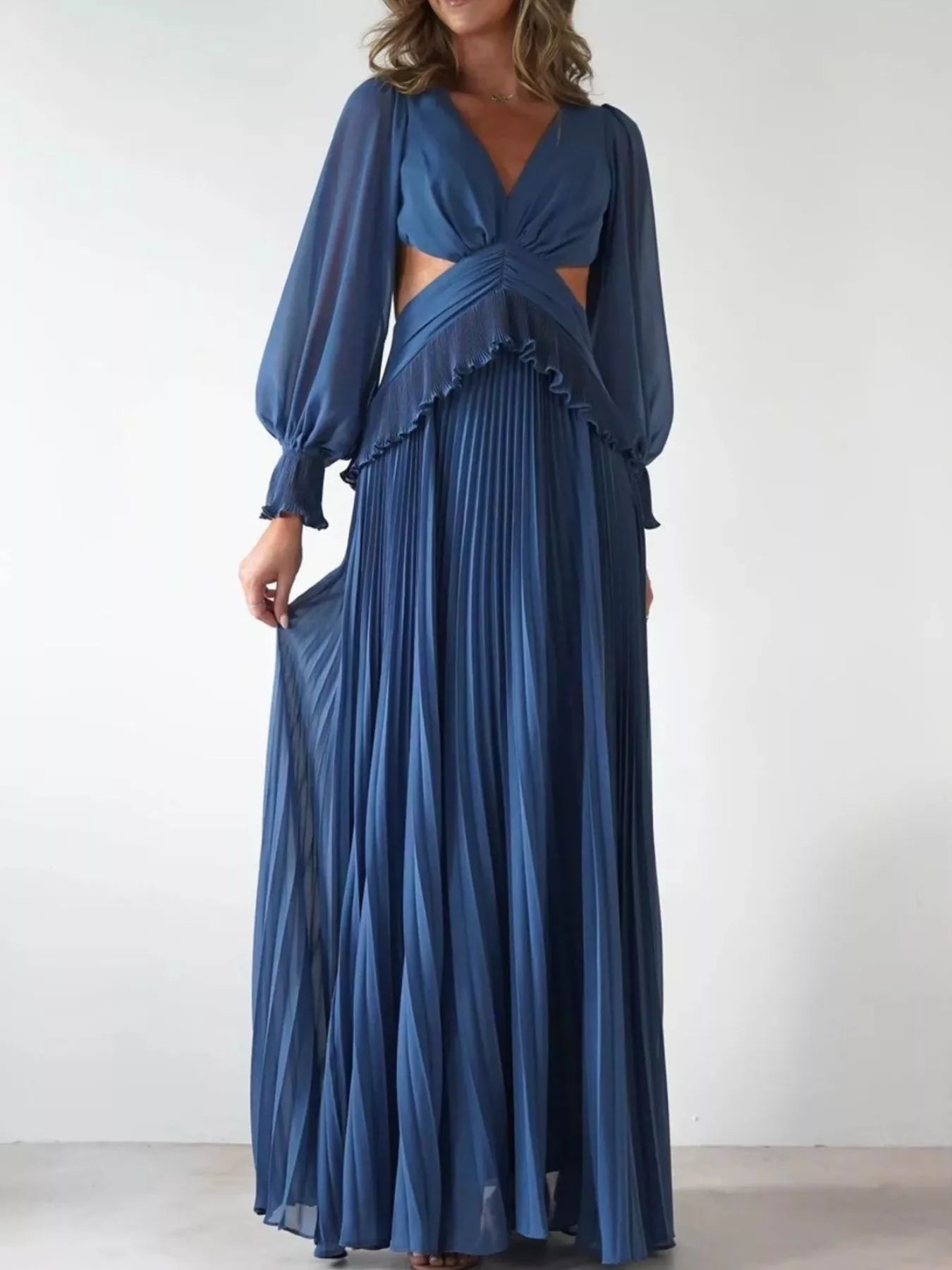 Backless Pleated Long Sleeve Maxi Dress