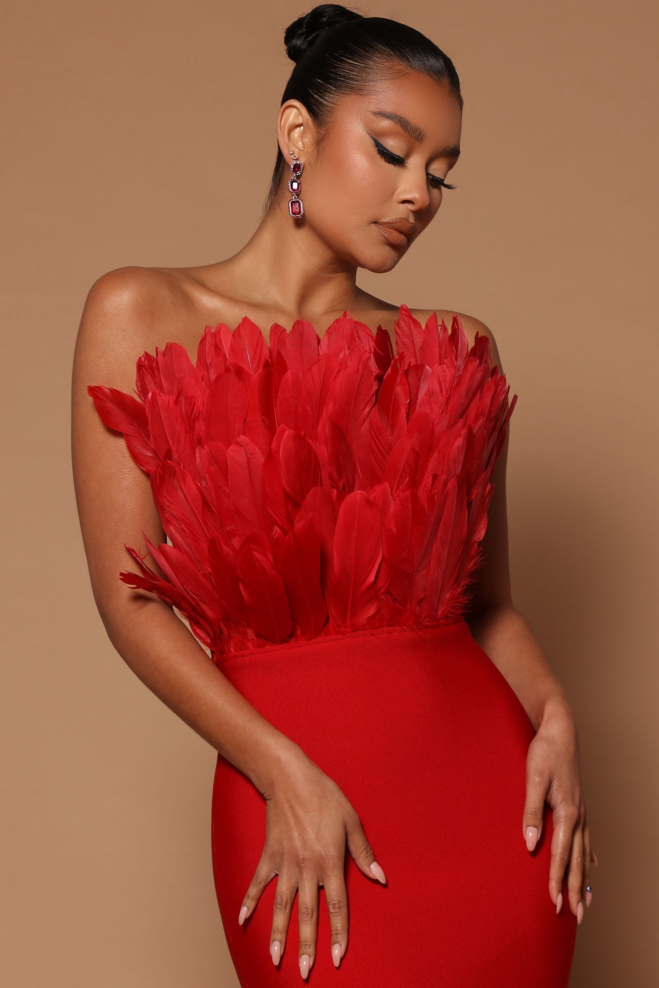 Alyia Elegant Feather Bandage Midi Dress