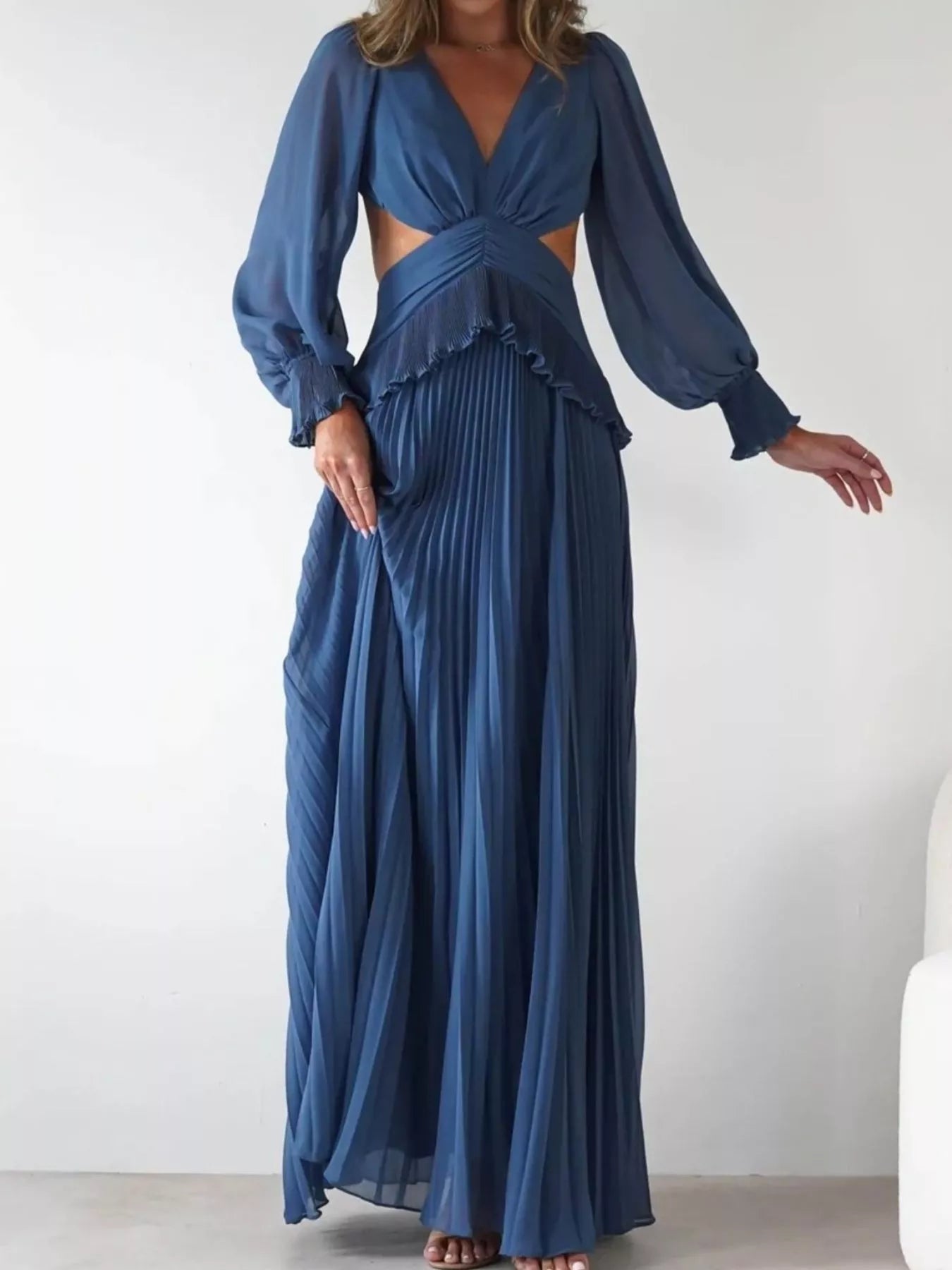 Backless Pleated Long Sleeve Maxi Dress