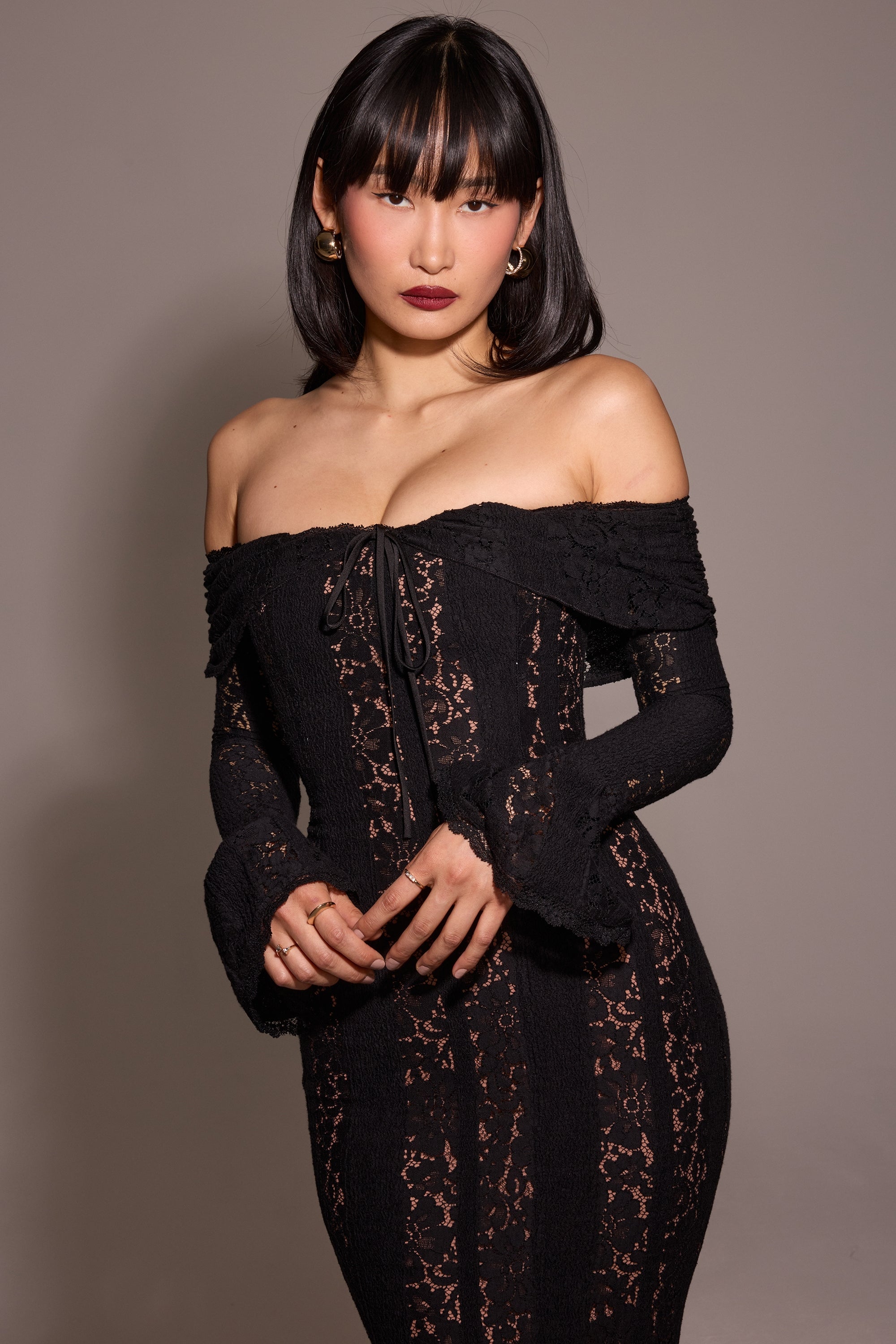 AEILA VINTAGE LACE MAXI DRESS-BLACK