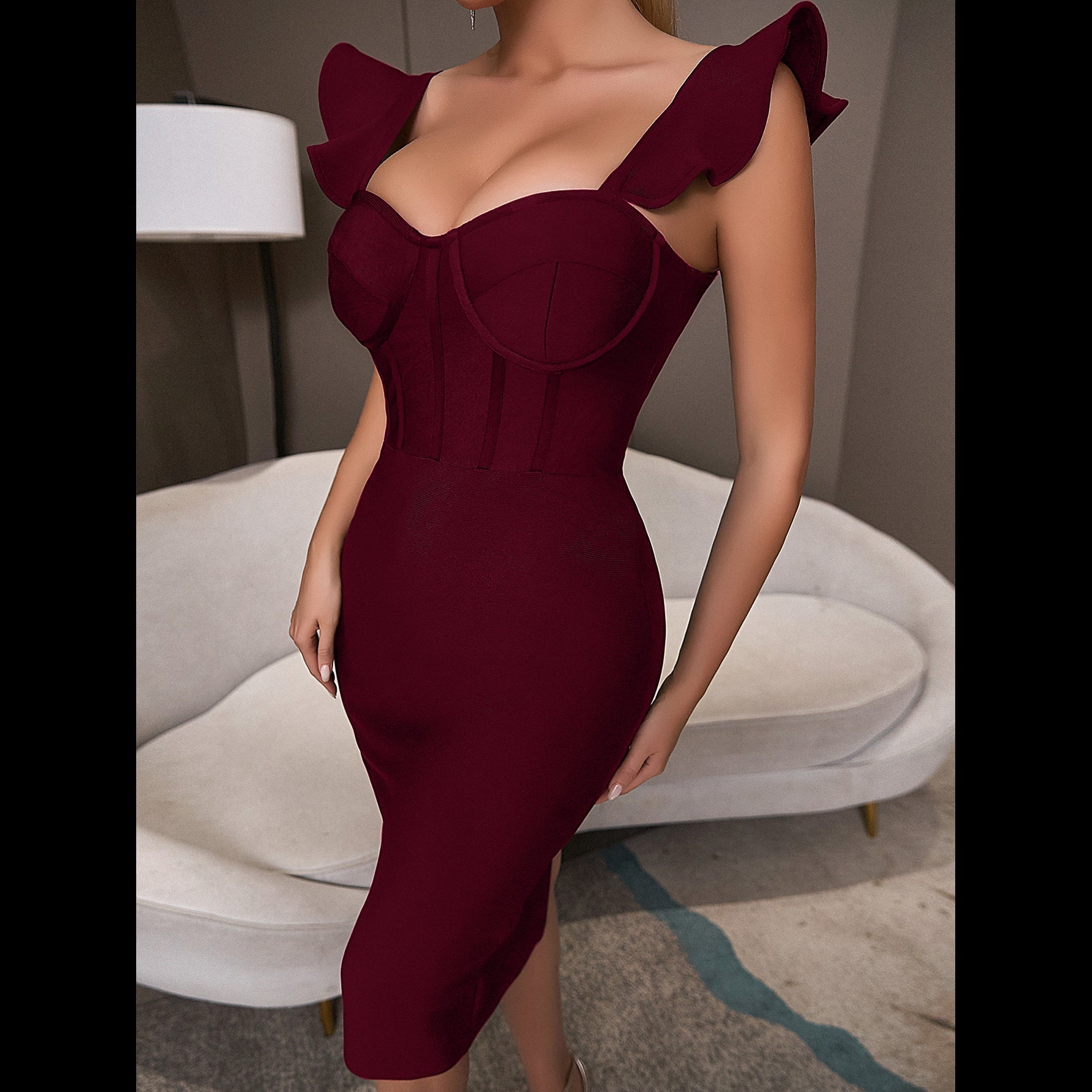 Elegant hip-hugging bandage dress