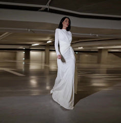 Elegant White Round Neck Pleated Dress
