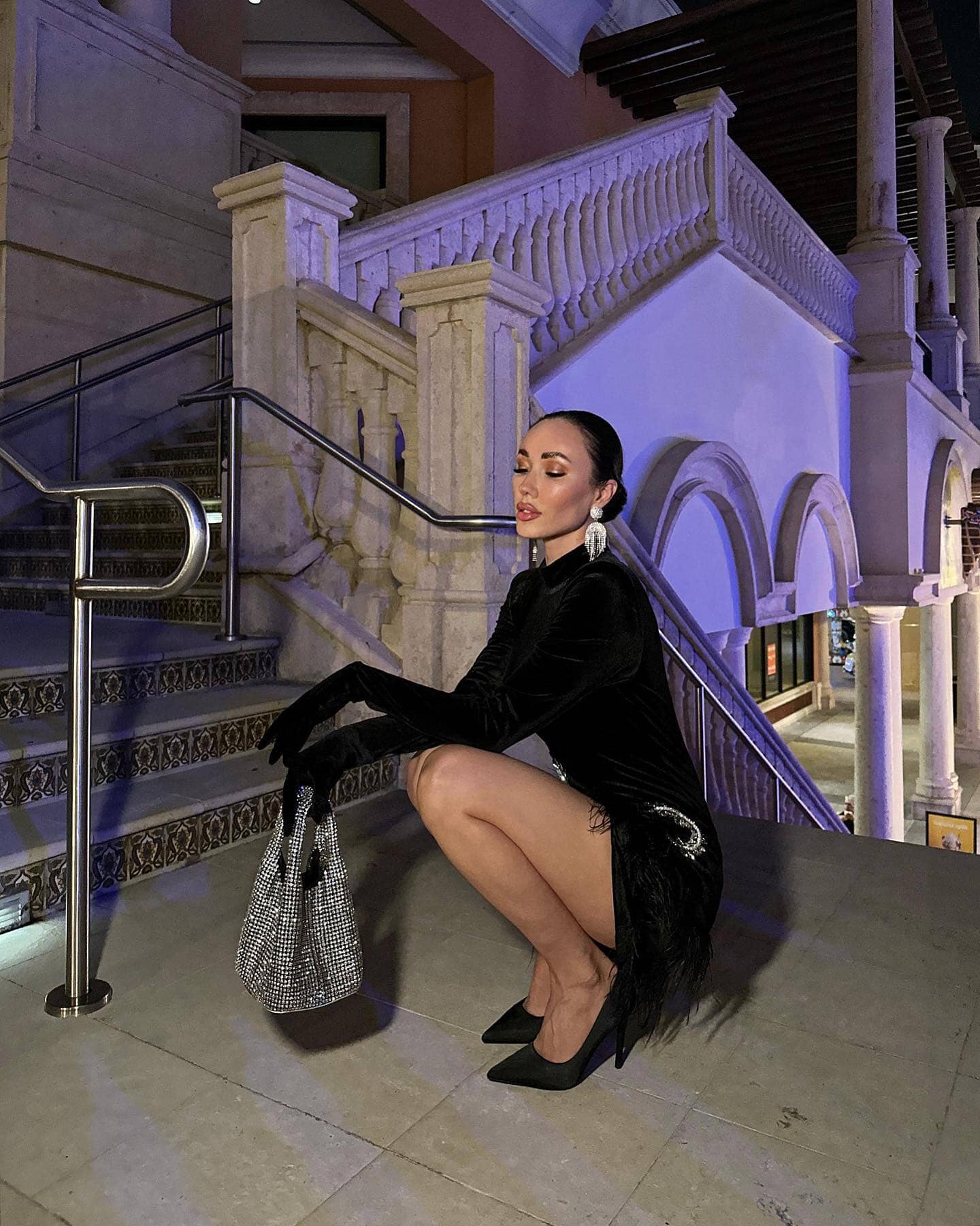 CHARMING CELEB BLACK EVENT DRESS