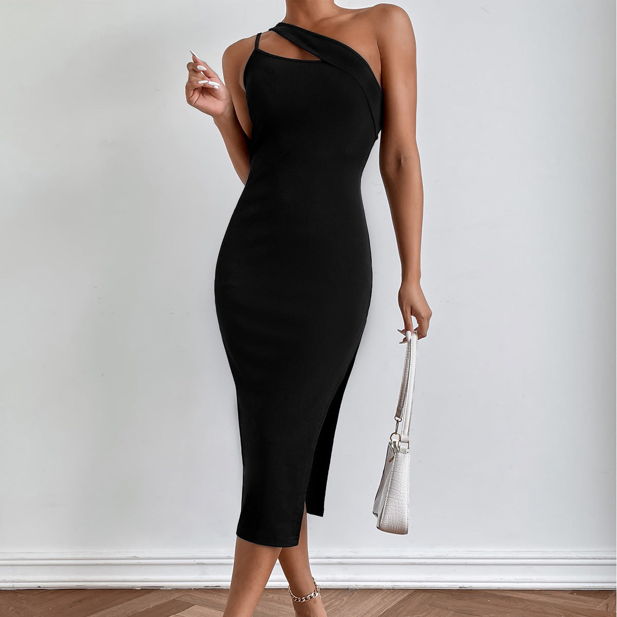 ONE-SHOULDER BLACK BACKLESS DRESS