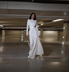 Elegant White Round Neck Pleated Dress