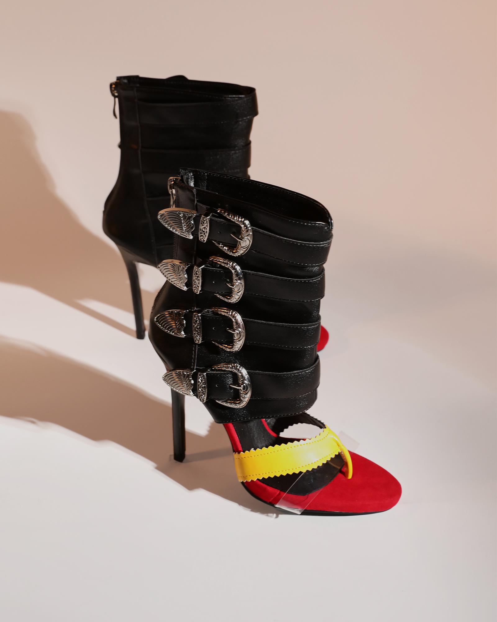 Baba Buckle Deconstruct Thong Sandals In Black
