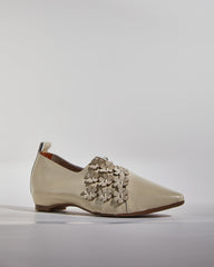 Bee Vintage Flower Flats In White