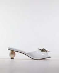 Bonnie Pearl Flower Slippers In White