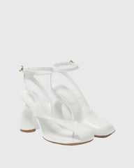 Fina Split Toe Flared Heel Sandals In White