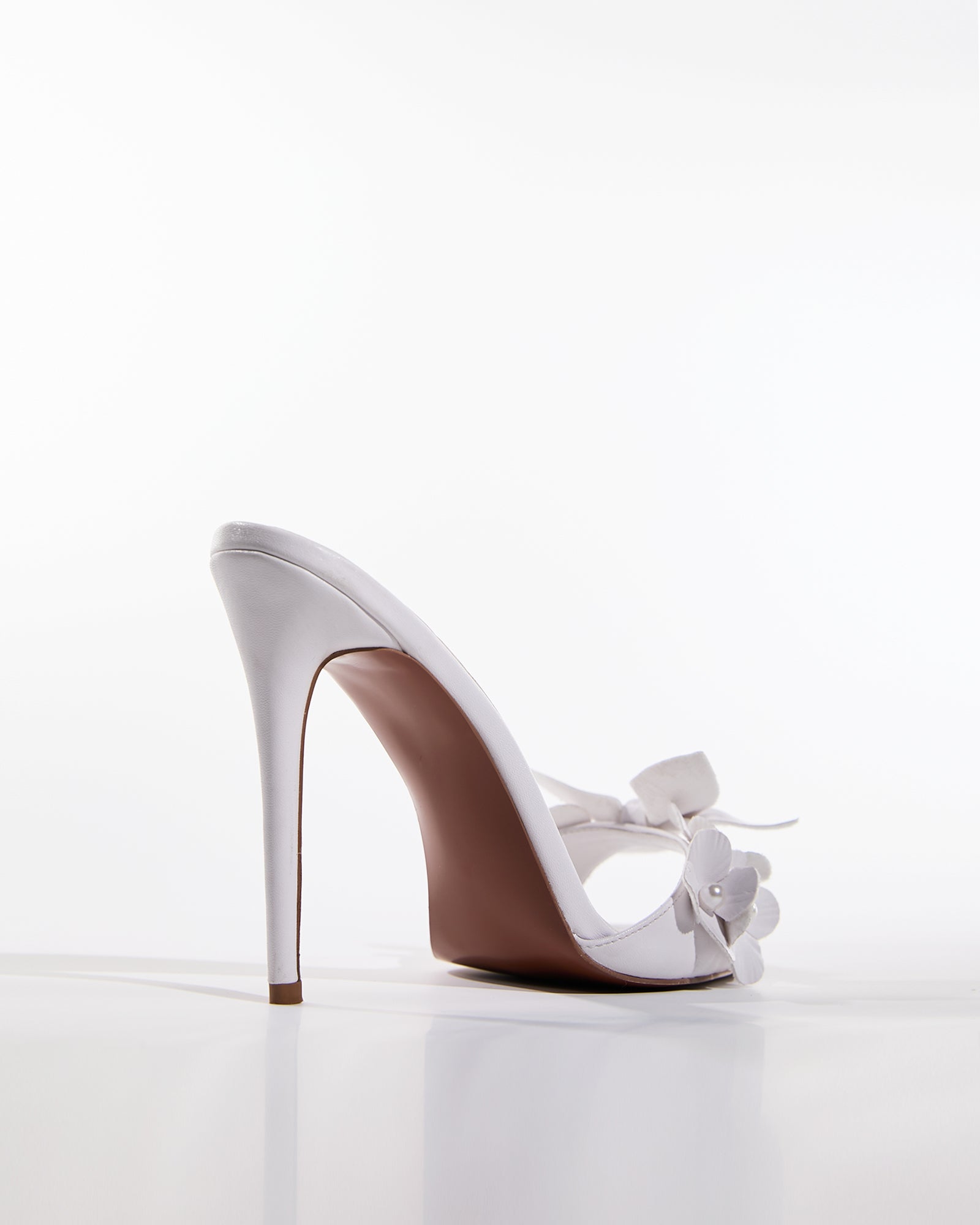 Fiona Pearl Flower Slippers In White