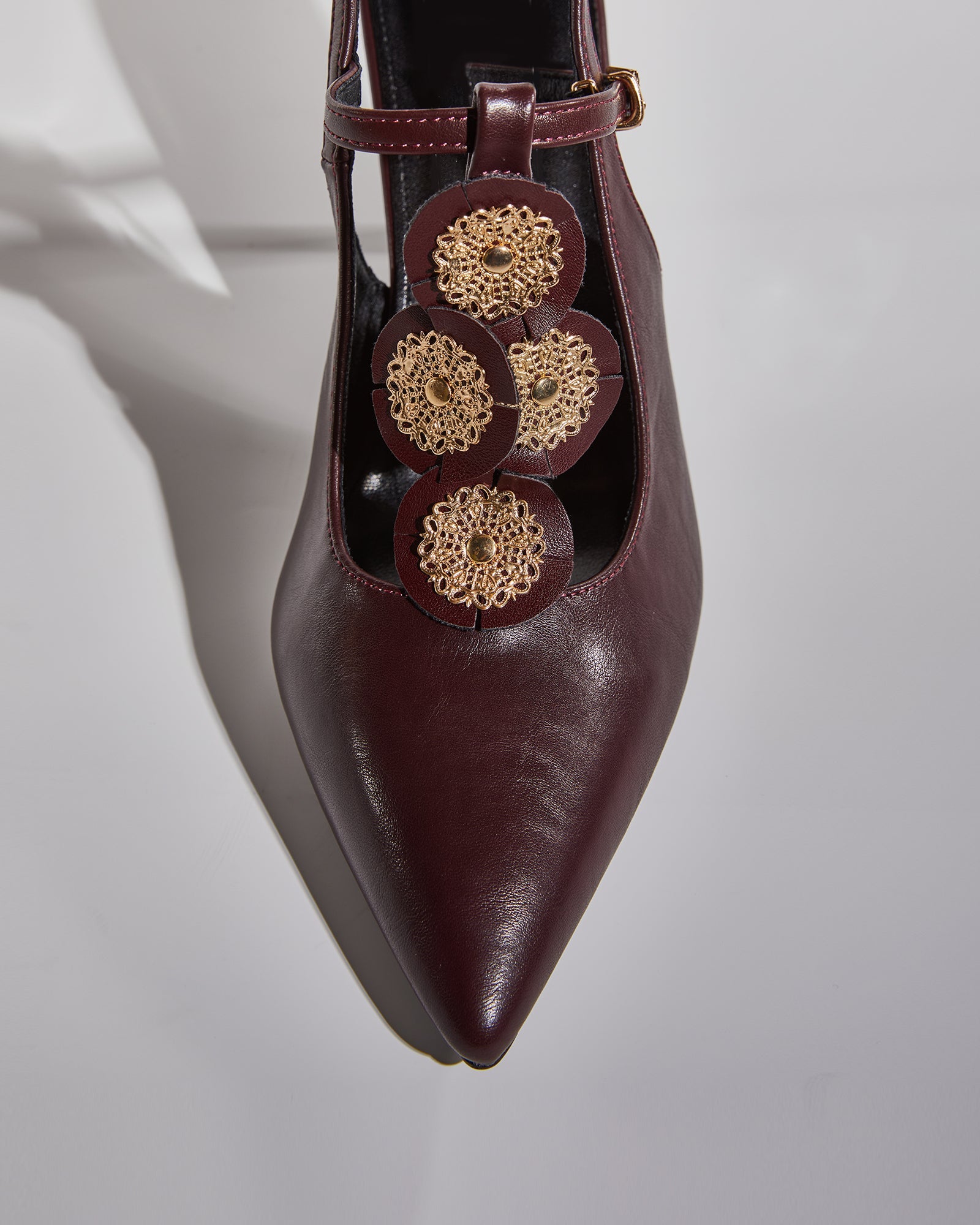Liz Vintage Flower Slingback Pumps In Wine