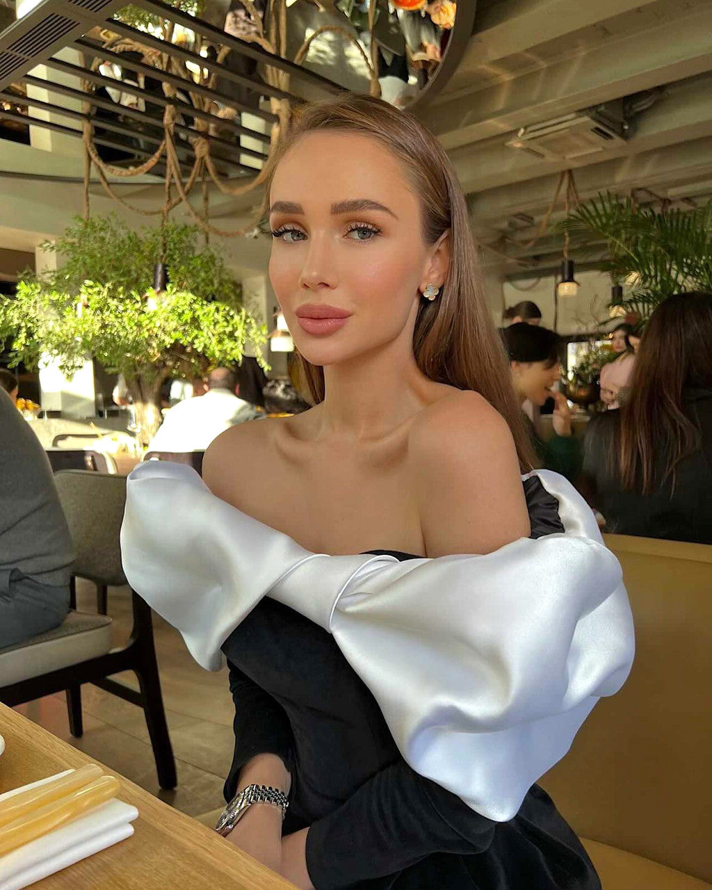 Charming Strapless Elegant Sleeved Dress