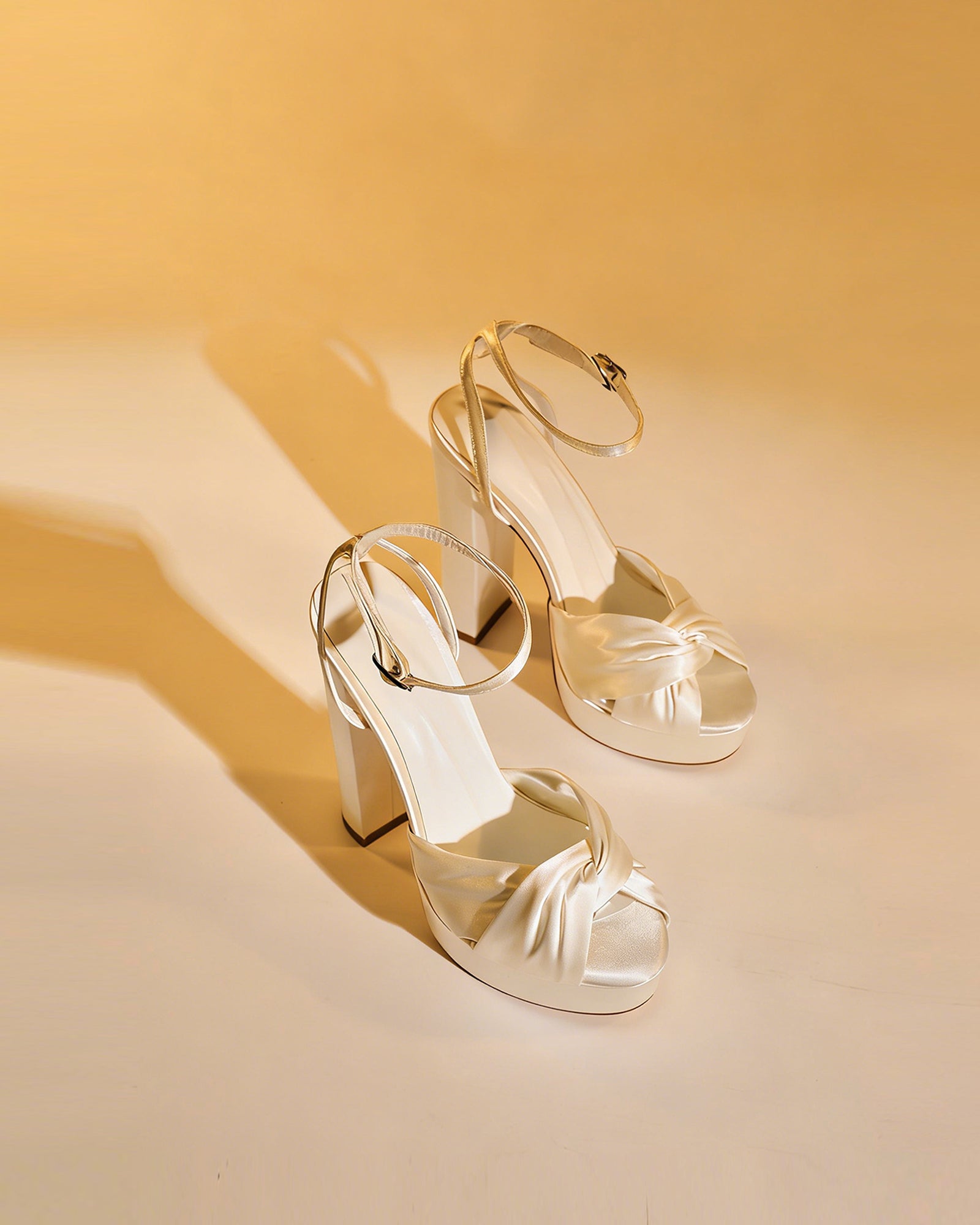 Satu Knot Platform Sandals In White