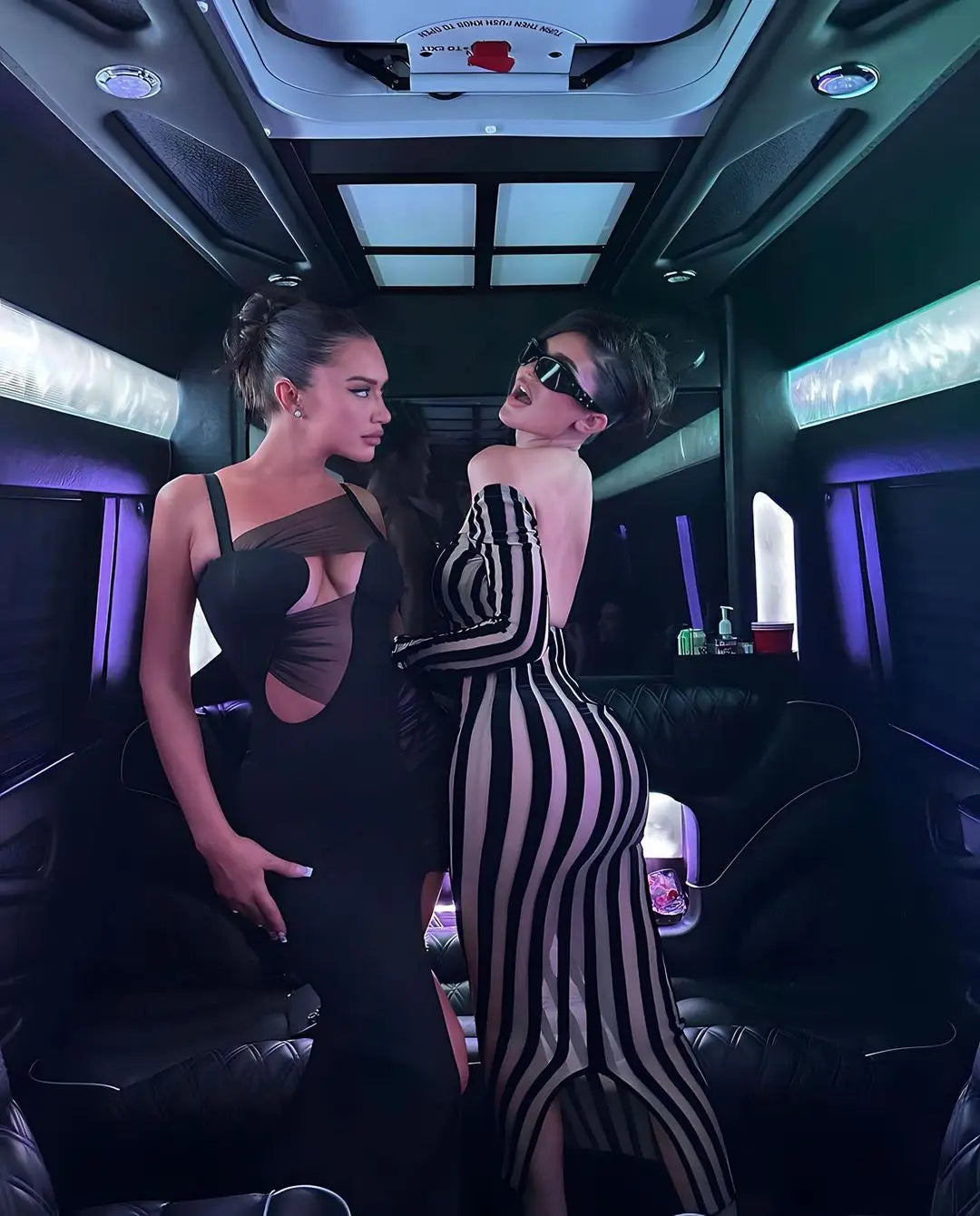 Elite Event Slit Long Mesh Dress-Black