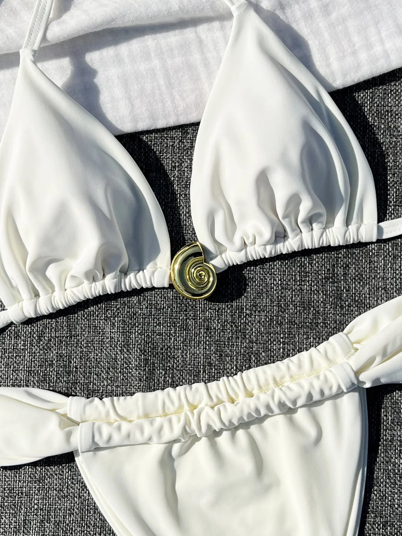 White Bikinis Swimsuit Metal Circle Ornament Push Up Bra Swimwear Brazilian Bathing Suit Pleate Thong Bikini Set