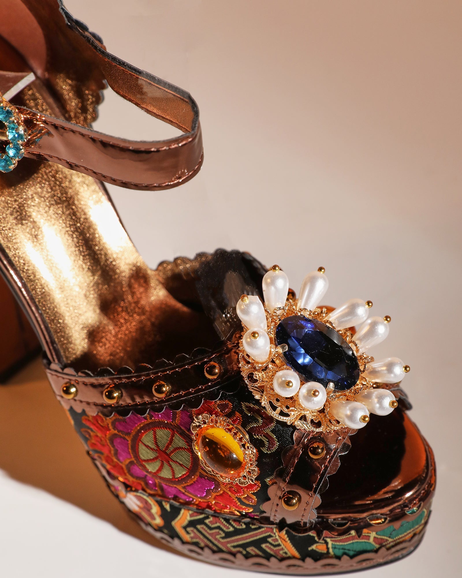 Valeria Pearl Vintage Embroidery Platform Sandals In Brown