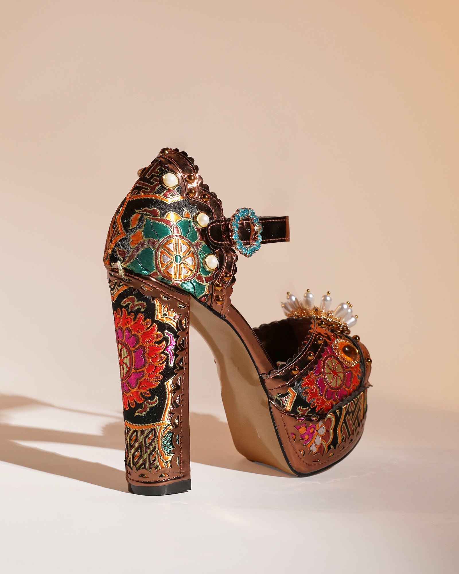 Valeria Pearl Vintage Embroidery Platform Sandals In Brown