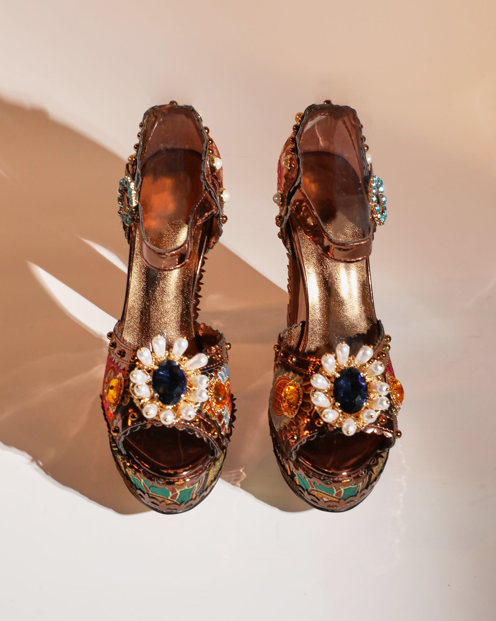 Valeria Pearl Vintage Embroidery Platform Sandals In Brown