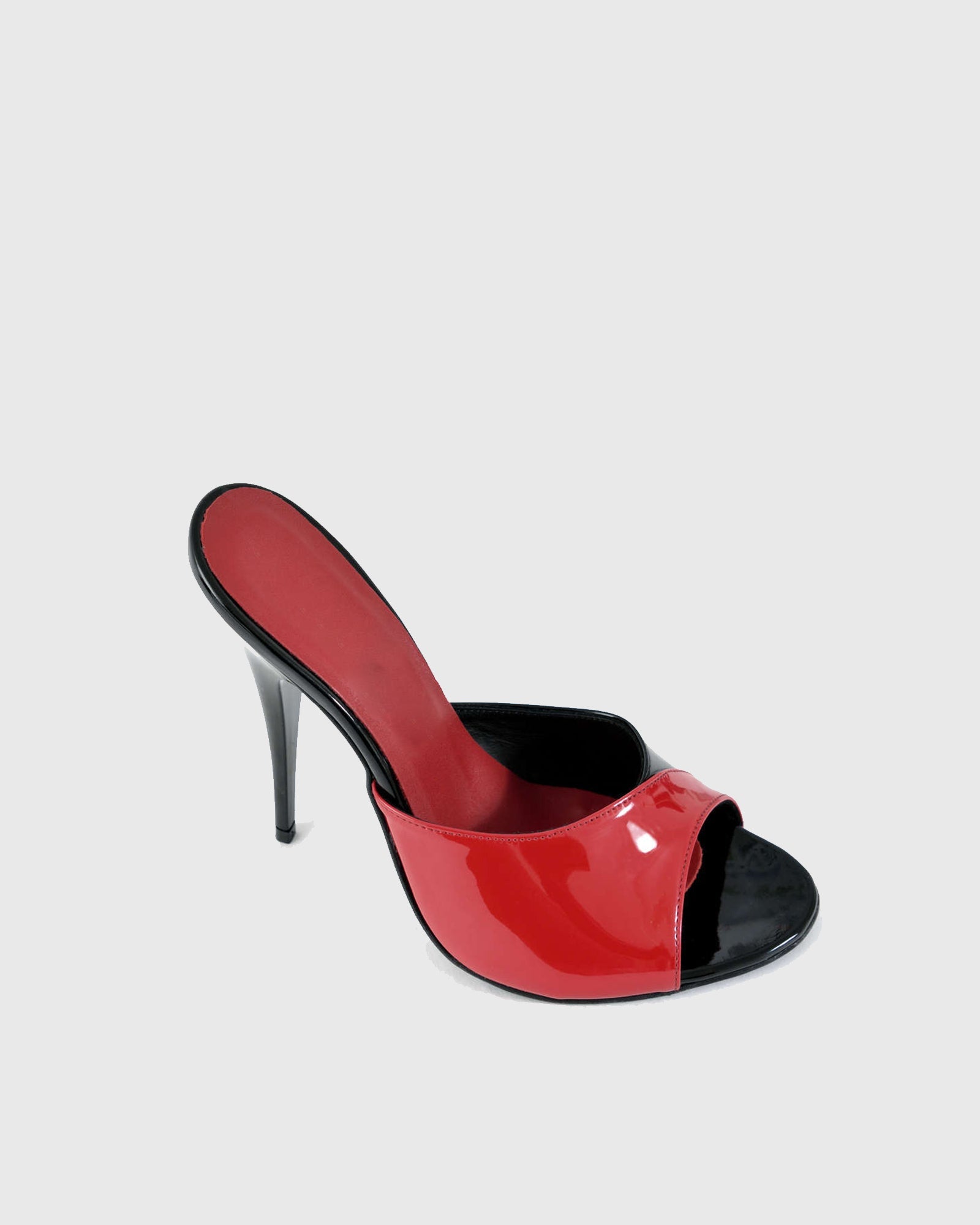 Yamka Red & Black Colorblock Mules