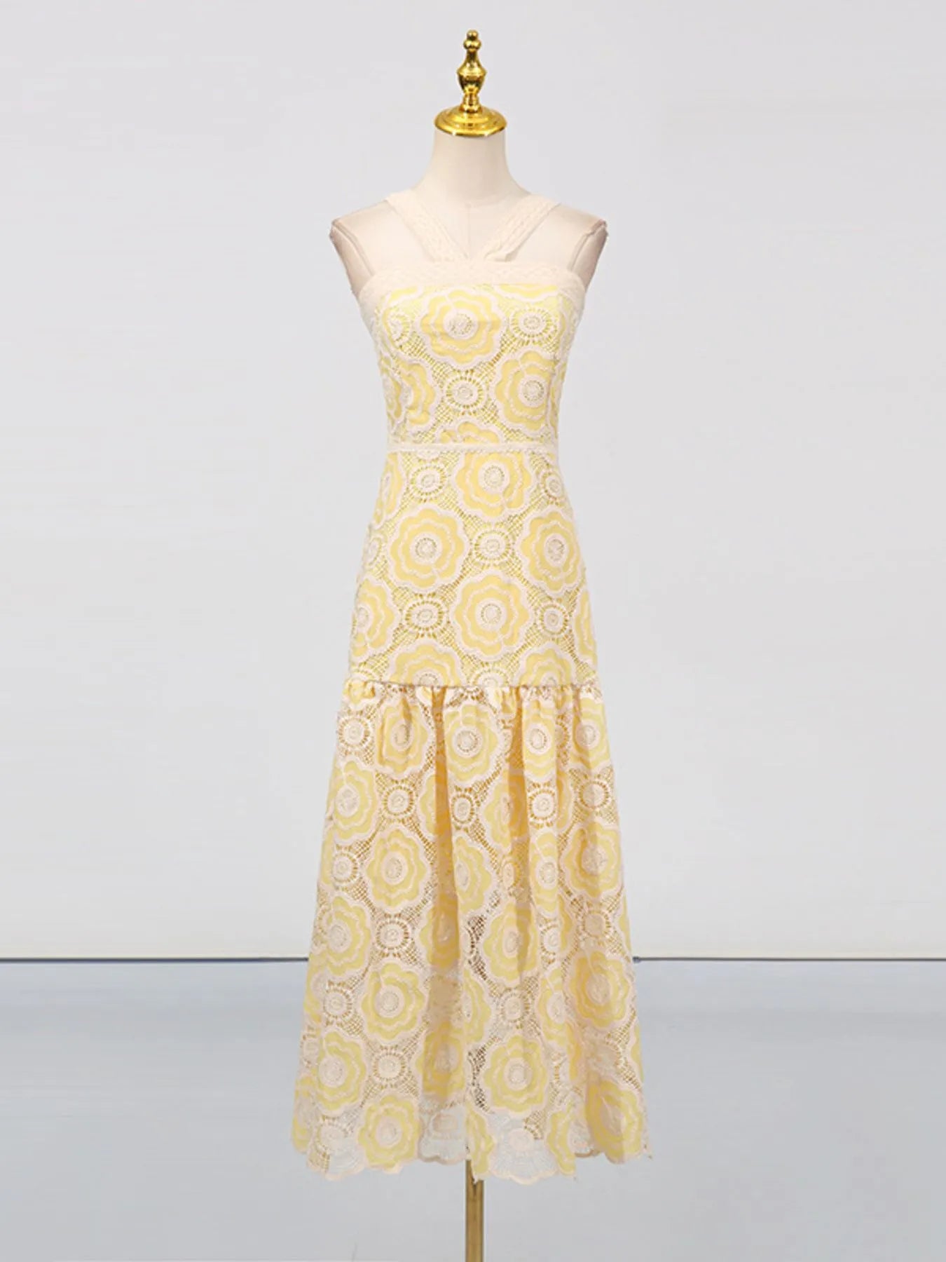 Lace Sleeveless Tiered Midi Dress