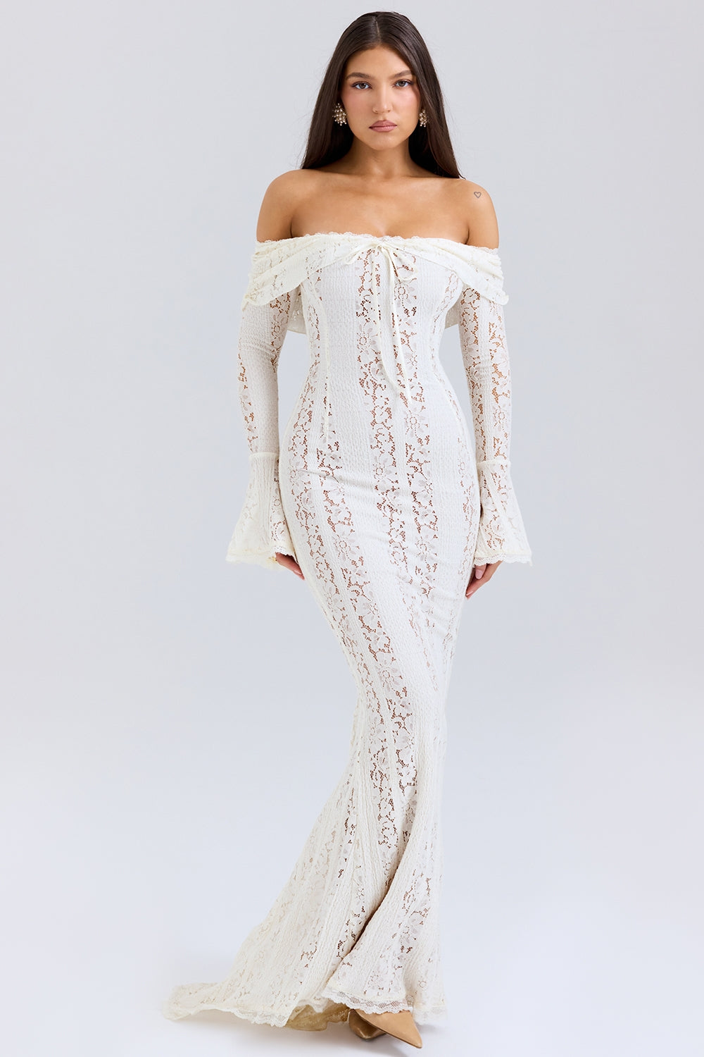 AEILA VINTAGE LACE MAXI DRESS