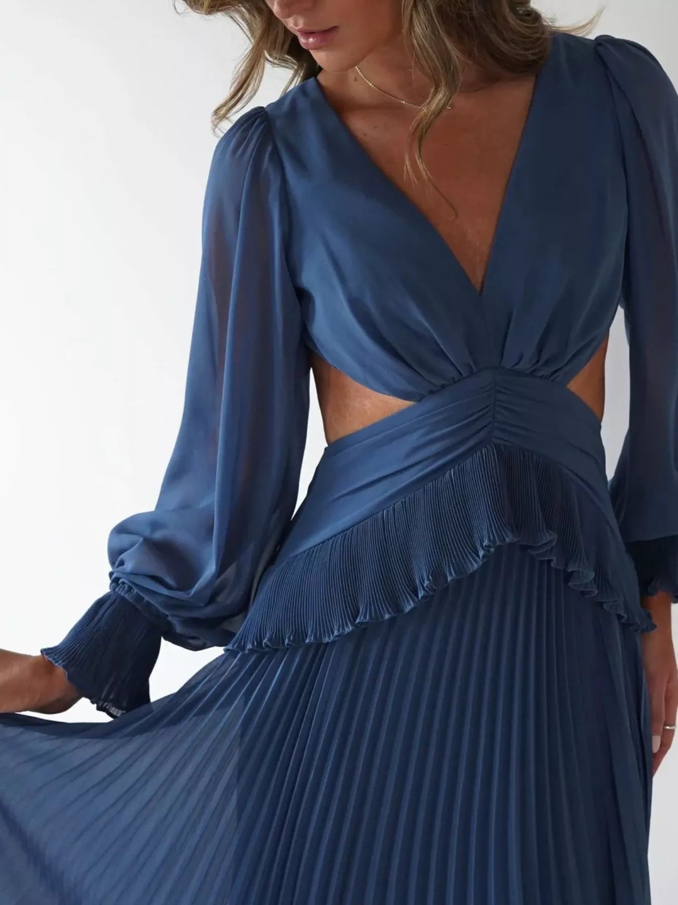 Backless Pleated Long Sleeve Maxi Dress