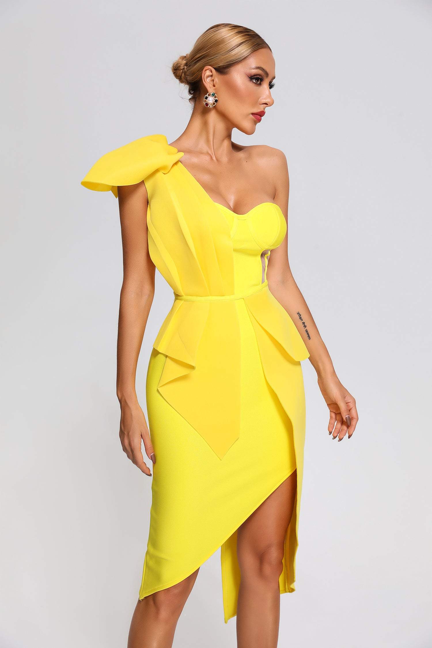 Irregular one-shoulder bow knot Midi Dress